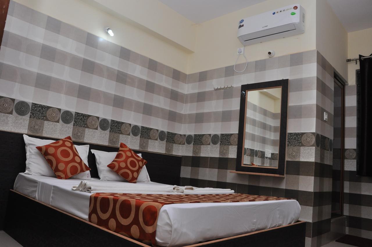 Addhuri Comforts Inn Mysore Eksteriør bilde