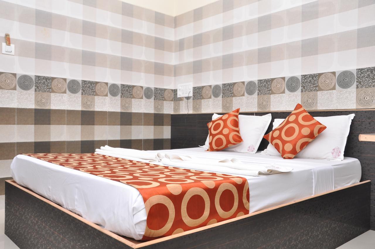 Addhuri Comforts Inn Mysore Eksteriør bilde