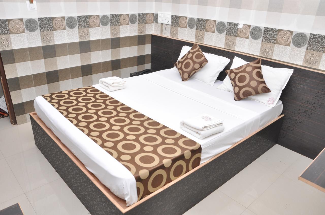 Addhuri Comforts Inn Mysore Eksteriør bilde